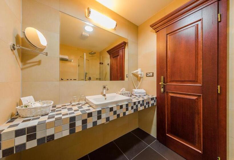דירה בת חדר שינה 1 עם מרפסת, Boutique Hotel Pri Mlyne Lozorno