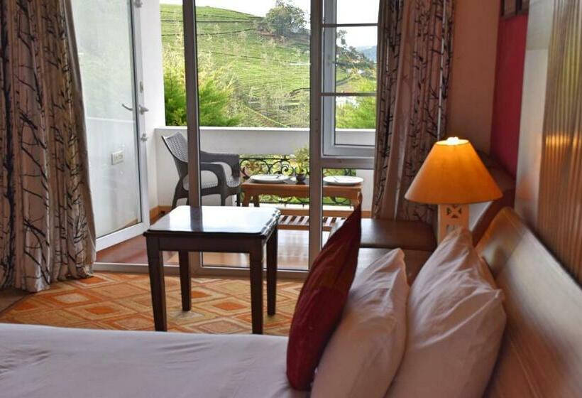 バルコニー付きデラックスルーム, Green Nest Resort Ooty
