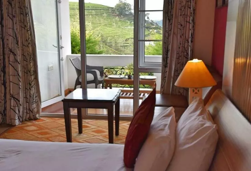 バルコニー付きデラックスルーム, Green Nest Resort Ooty