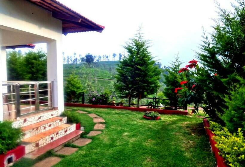 バルコニー付きデラックスルーム, Green Nest Resort Ooty