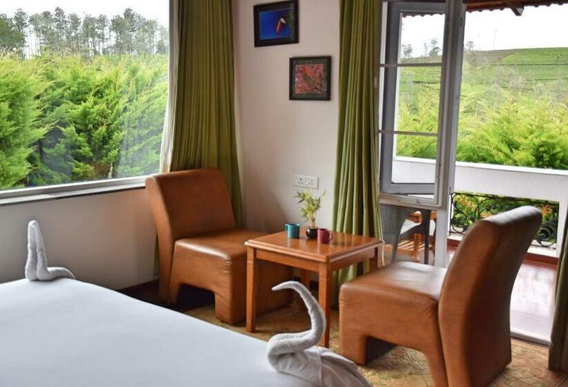バルコニー付きデラックスルーム, Green Nest Resort Ooty