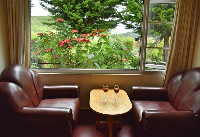 バルコニー付きデラックスルーム, Green Nest Resort Ooty