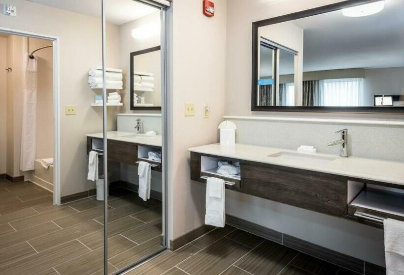 استودیوی استاندارد, Hampton Inn & Suites Hammond
