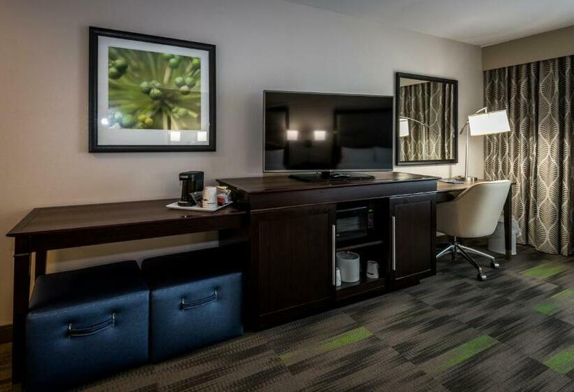 اتاق استاندارد, Hampton Inn & Suites Hammond