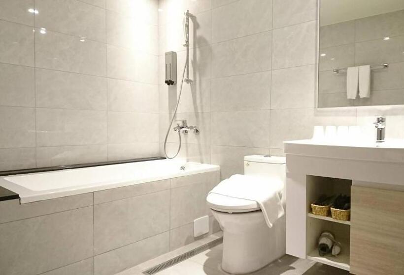 اتاق سوپریور خانوادگی, Hub Hotel Zhongli