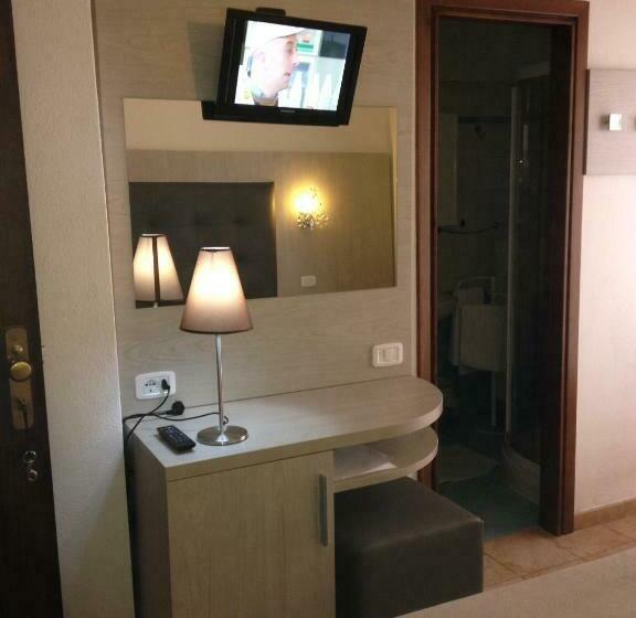 اتاق استاندارد, Lucerna