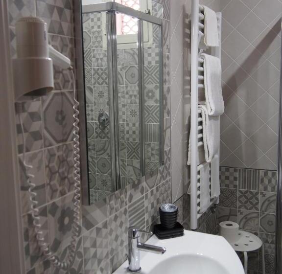 اتاق استاندارد با تراس, Lucerna