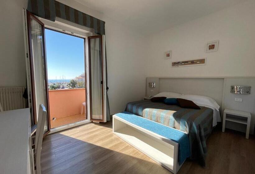 اتاق استاندارد با تراس, Lucerna