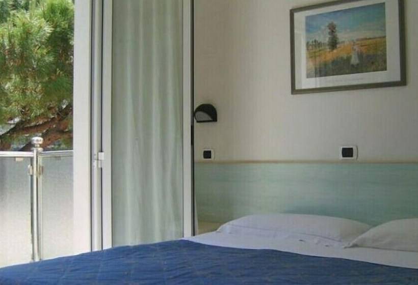 Номер Стандарт Трехместный, Solemar