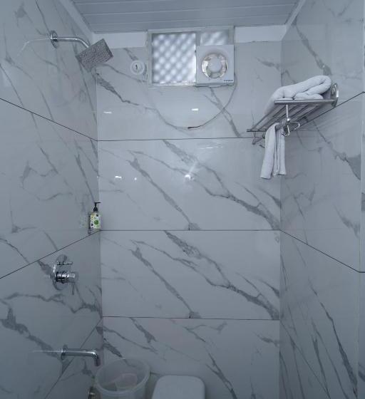 带阳台套房, Udai Niwas  By The Lake