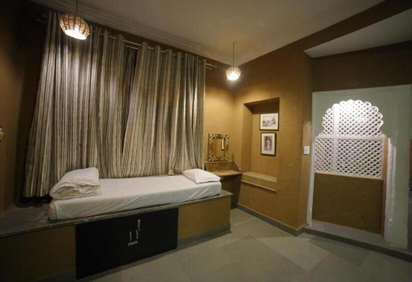 家庭套房, Udai Niwas  By The Lake