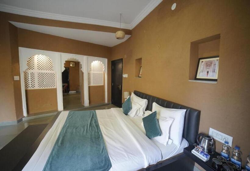 家庭套房, Udai Niwas  By The Lake