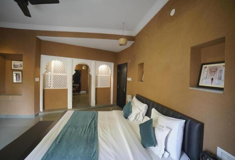 家庭套房, Udai Niwas  By The Lake