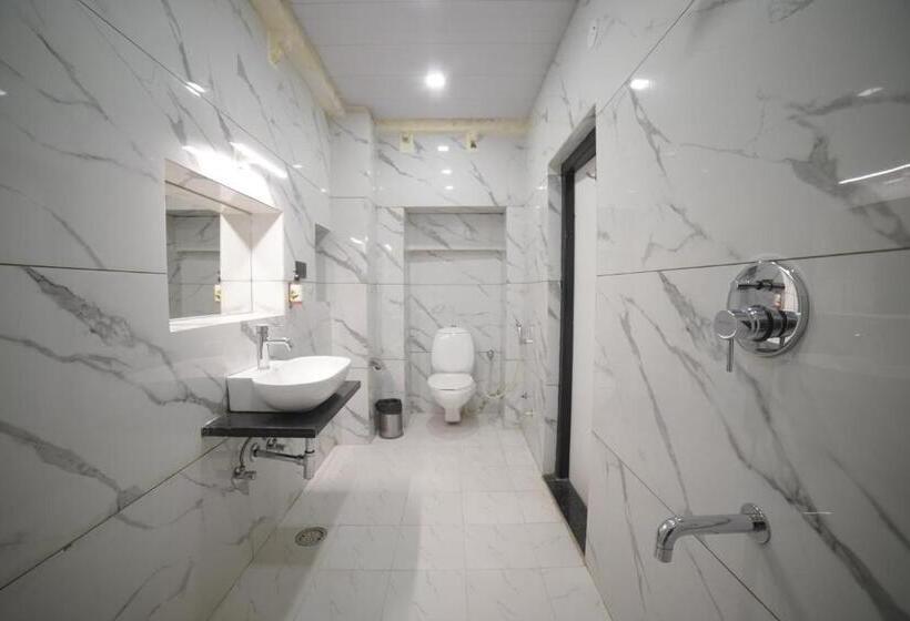 家庭套房, Udai Niwas  By The Lake