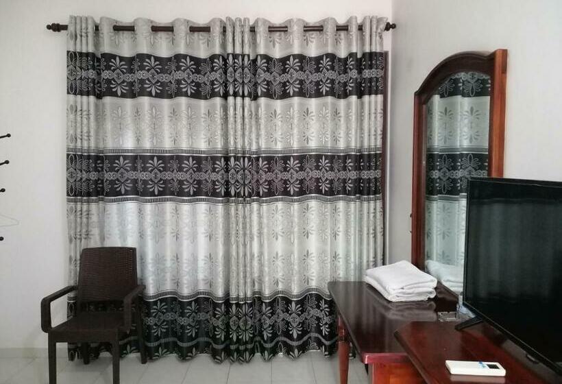 חדר סטנדרט, Centauria City