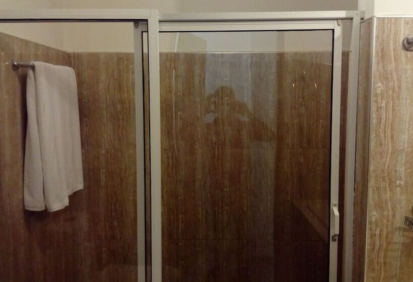 חדר דלוקס, Centauria City