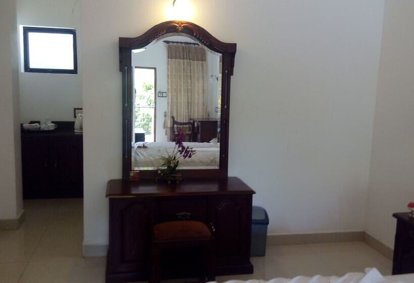 חדר דלוקס, Centauria City