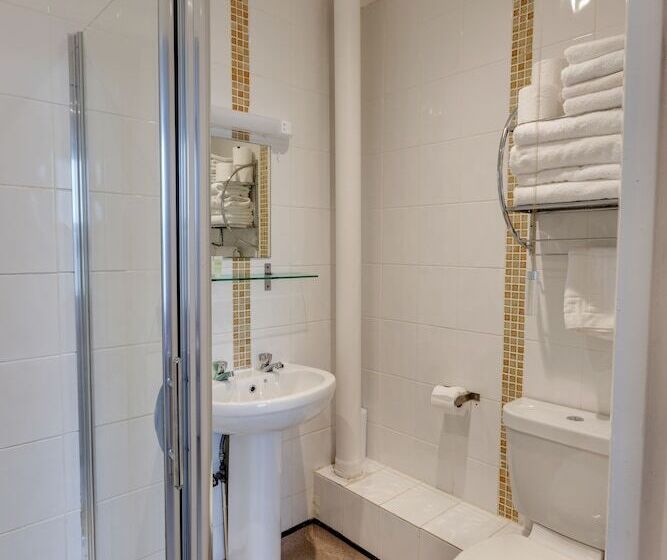 Семейный Номер, The Sportsview Guest House