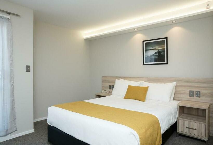 标准工作室, Quest Petone