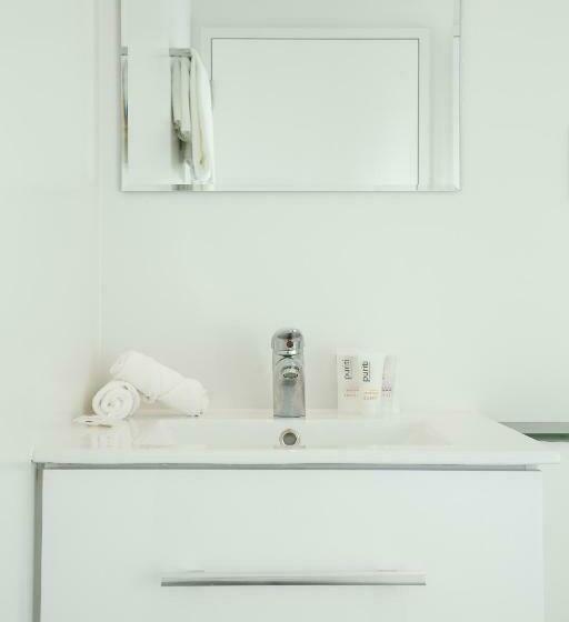 标准工作室, Quest Petone