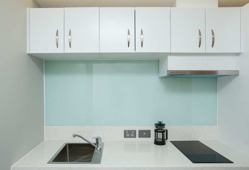 标准工作室, Quest Petone