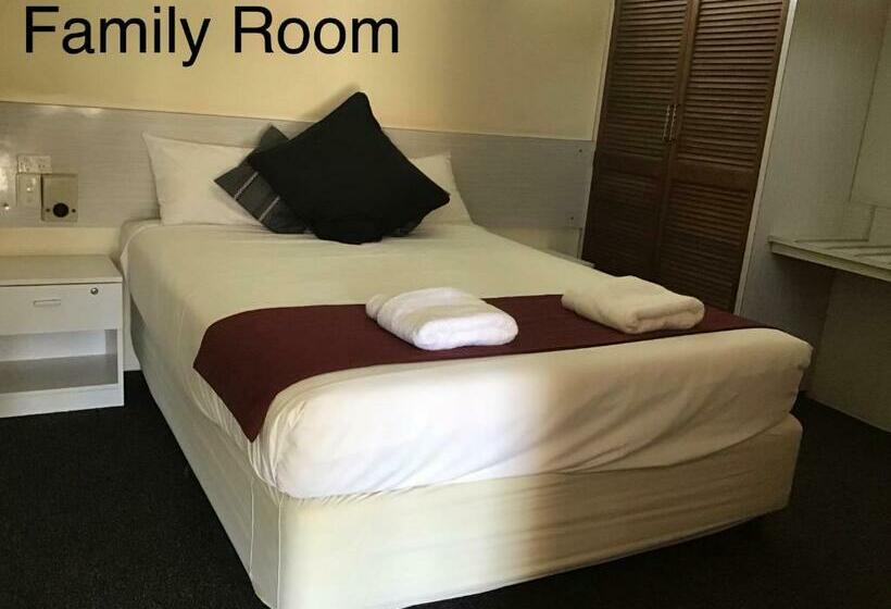 غرفة عائلية, Arkana Motel