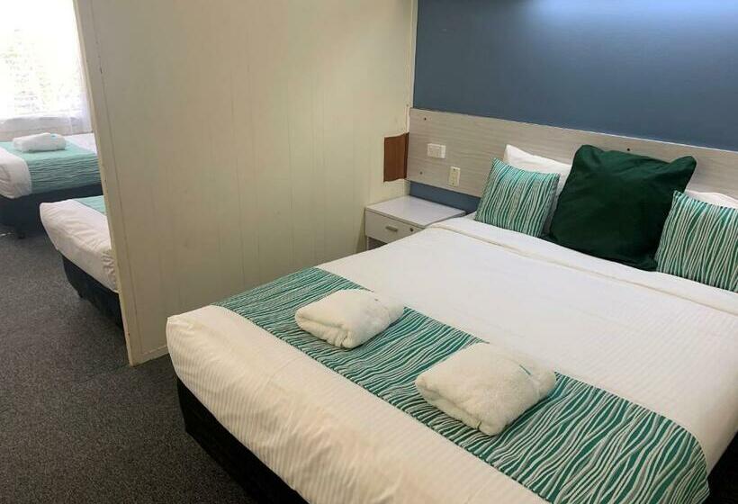 غرفة عائلية, Arkana Motel