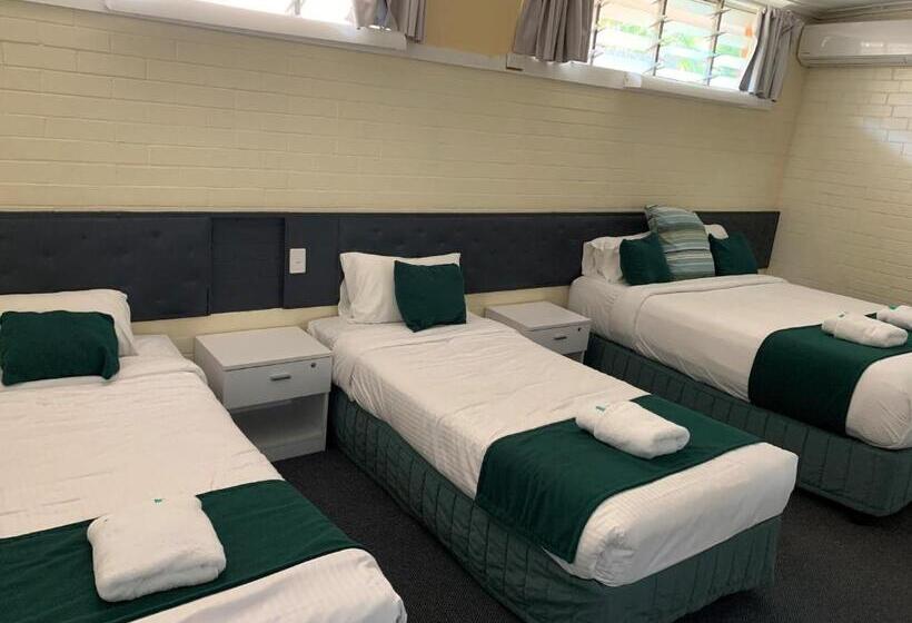 غرفة عائلية, Arkana Motel