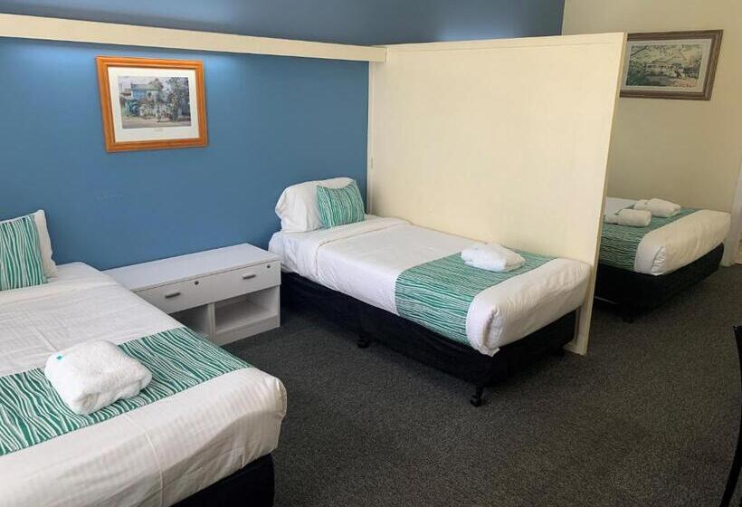 غرفة عائلية, Arkana Motel