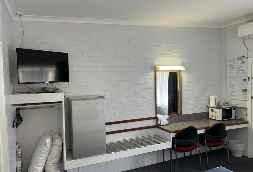 غرفة قياسية سرير كينج, Arkana Motel