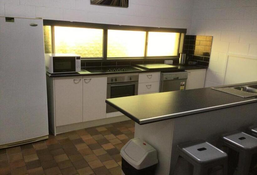 شقة 3 غرف, Arkana Motel