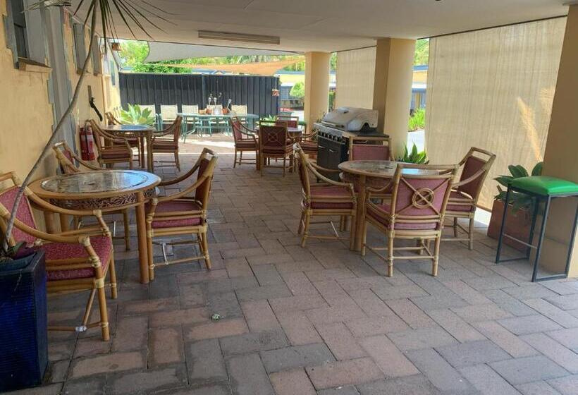 غرفة قياسية سرير ملكى, Arkana Motel