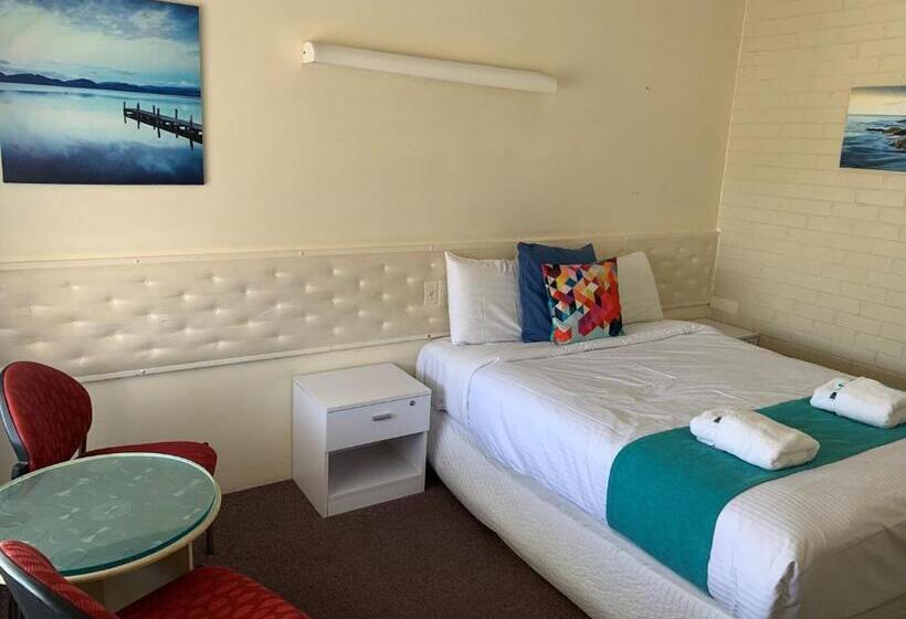 غرفة قياسية سرير ملكى, Arkana Motel