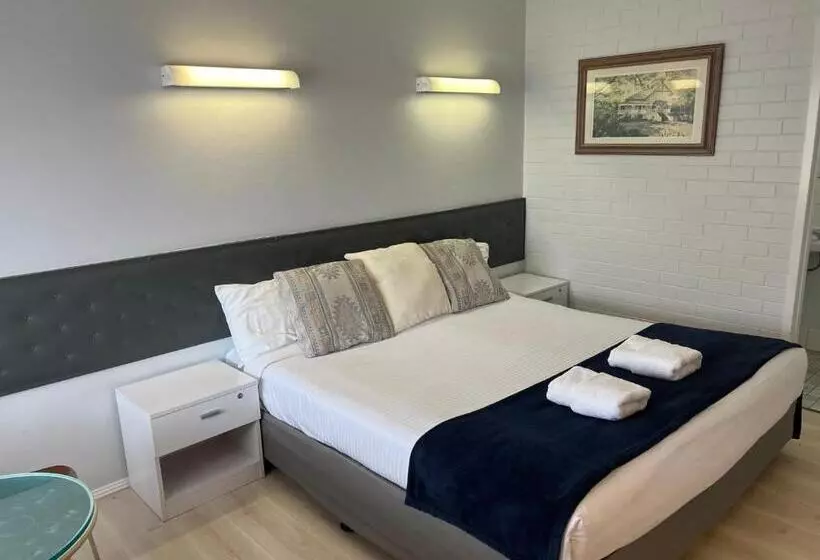 キングサイズベッドのスタンダードルーム, Arkana Motel