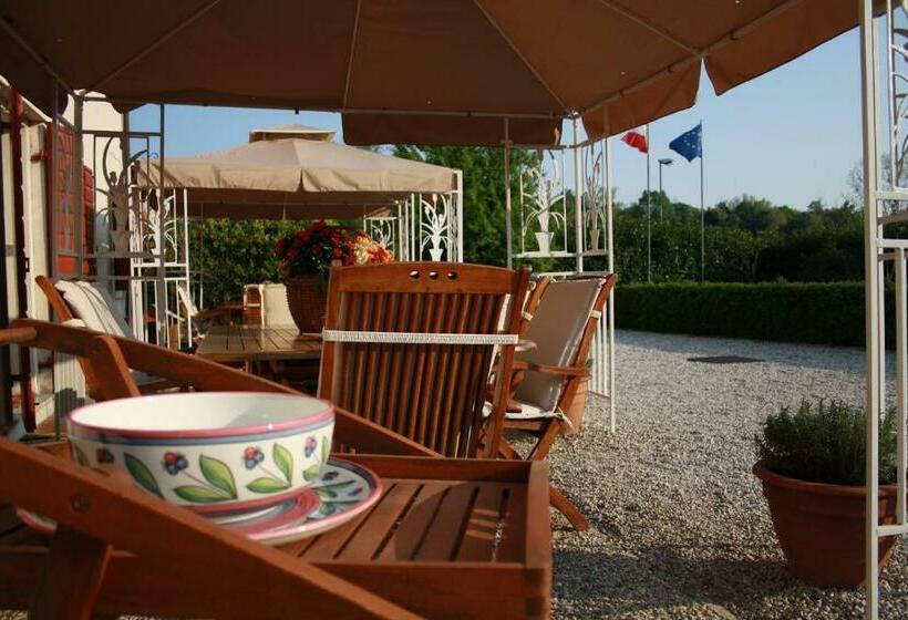 标准间内部标间, B&b Pleris