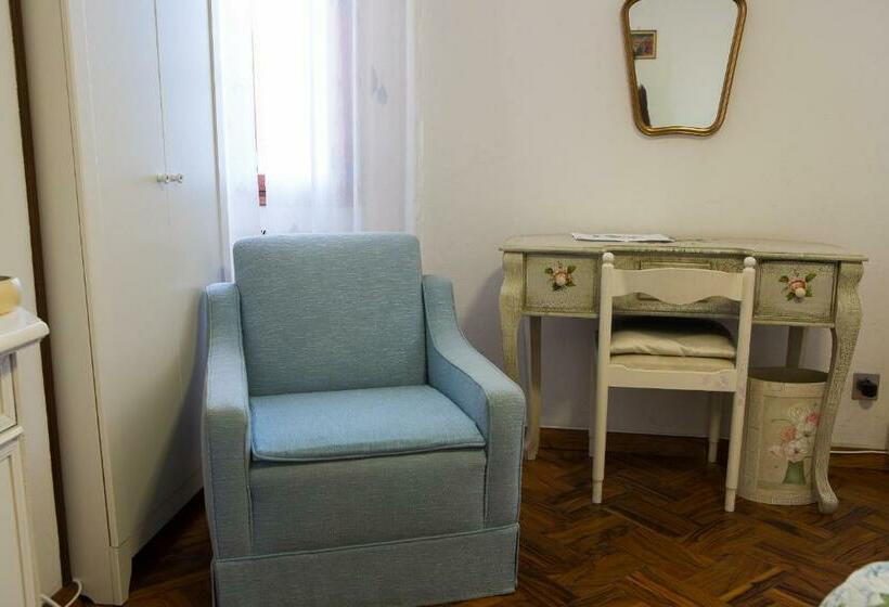 标准间内部标间, B&b Pleris