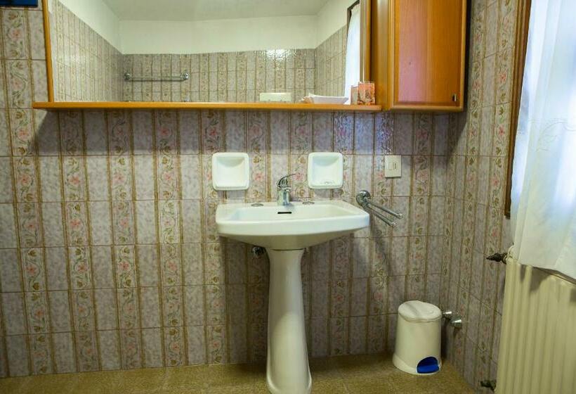 标准间内部标间, B&b Pleris