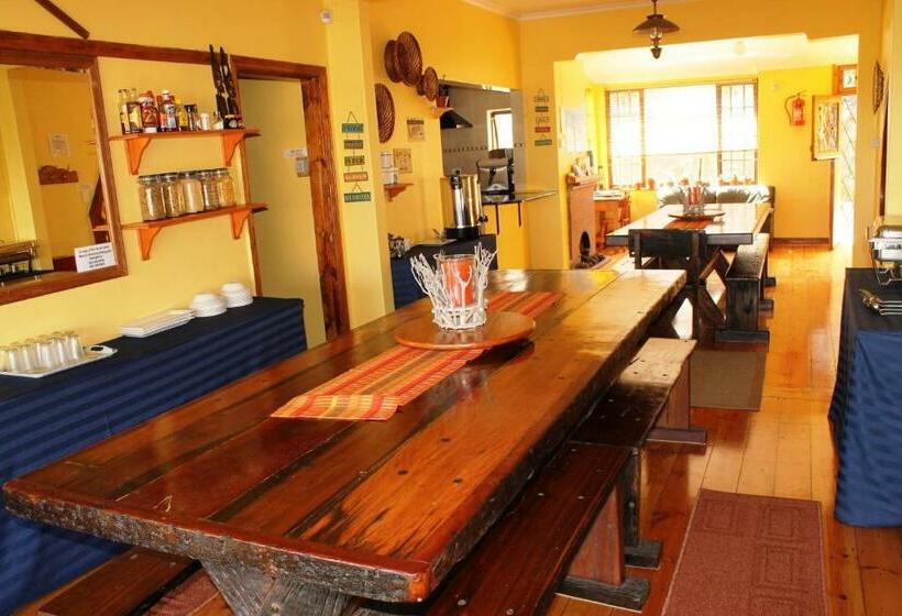 Номер Стандарт, Flintstones Guest House Durban