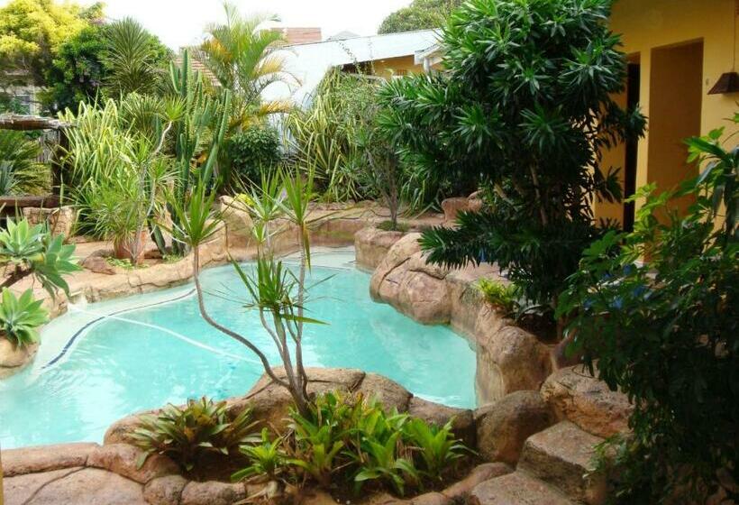 Номер Стандарт, Flintstones Guest House Durban