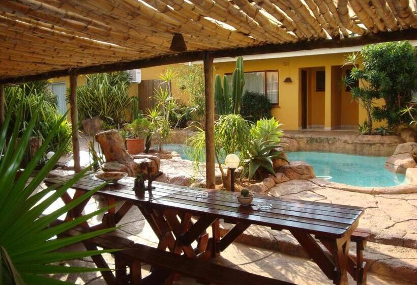 ファミリールーム, Flintstones Guest House Durban