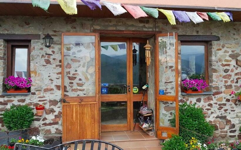 ガーデンビュースタンダードルーム, La Trucha Del Arco Iris