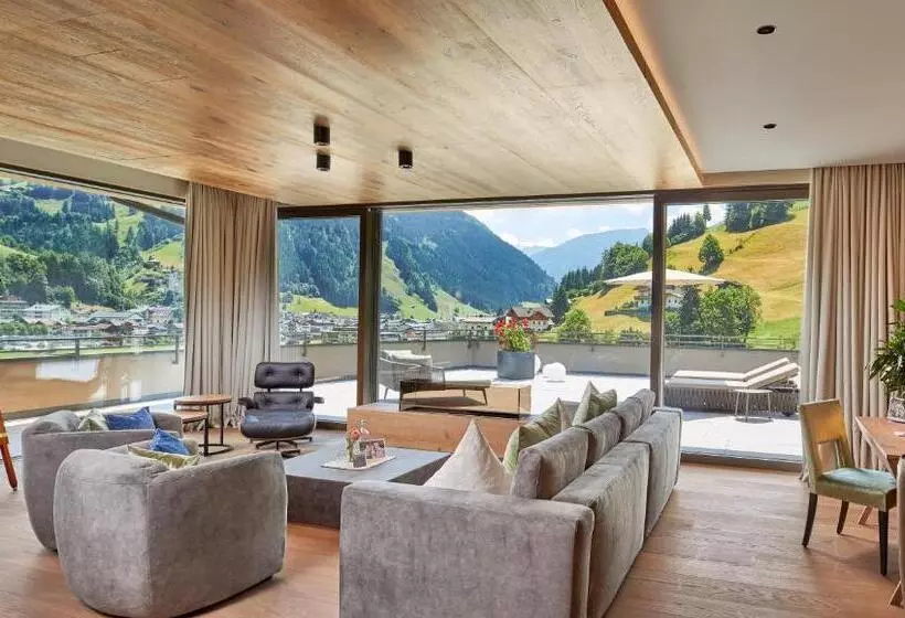 Suite with Pool, Das Edelweiss  Salzburg Mountain Resort
