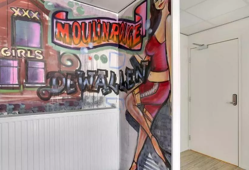 تختخواب در اتاق مشترک, Dutchies Hostel