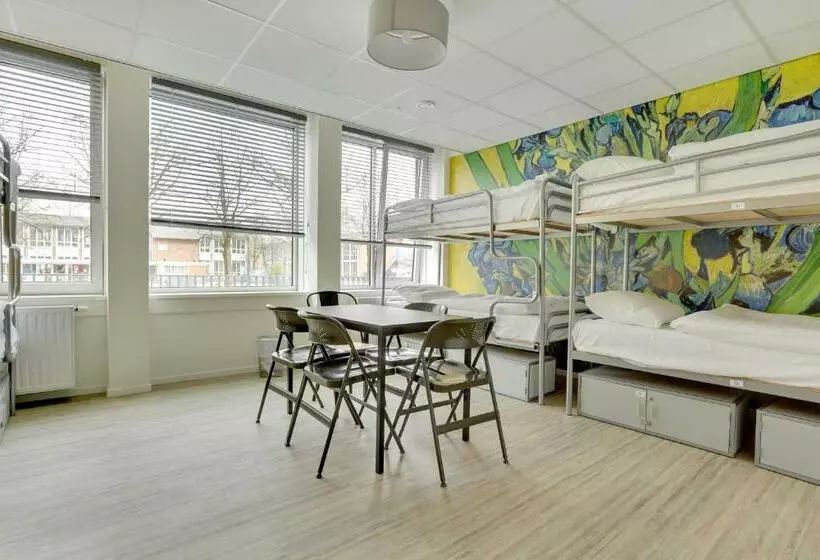 تختخواب در اتاق مشترک, Dutchies Hostel