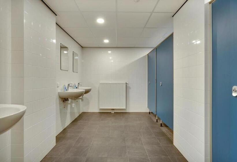 共用房间的床, Dutchies Hostel