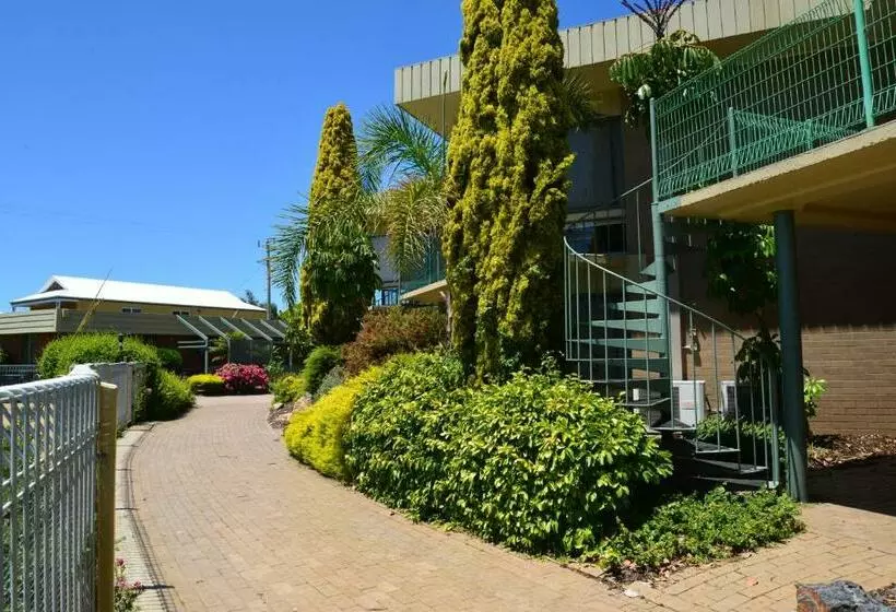 2 Bedrooms Apartment Lake View, Emmanuel Holiday Apartment