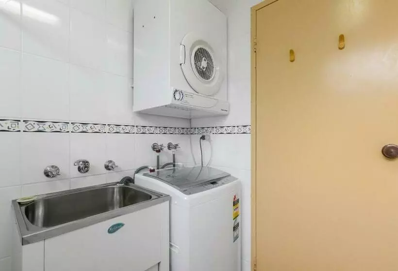 2 Bedrooms Apartment Lake View, Emmanuel Holiday Apartment