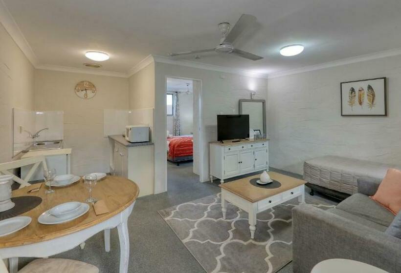 스위트, Grafton Lodge Motel