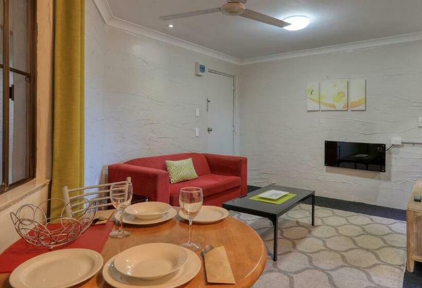 스위트, Grafton Lodge Motel