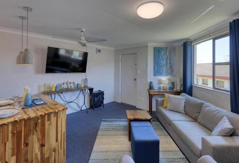 스위트, Grafton Lodge Motel